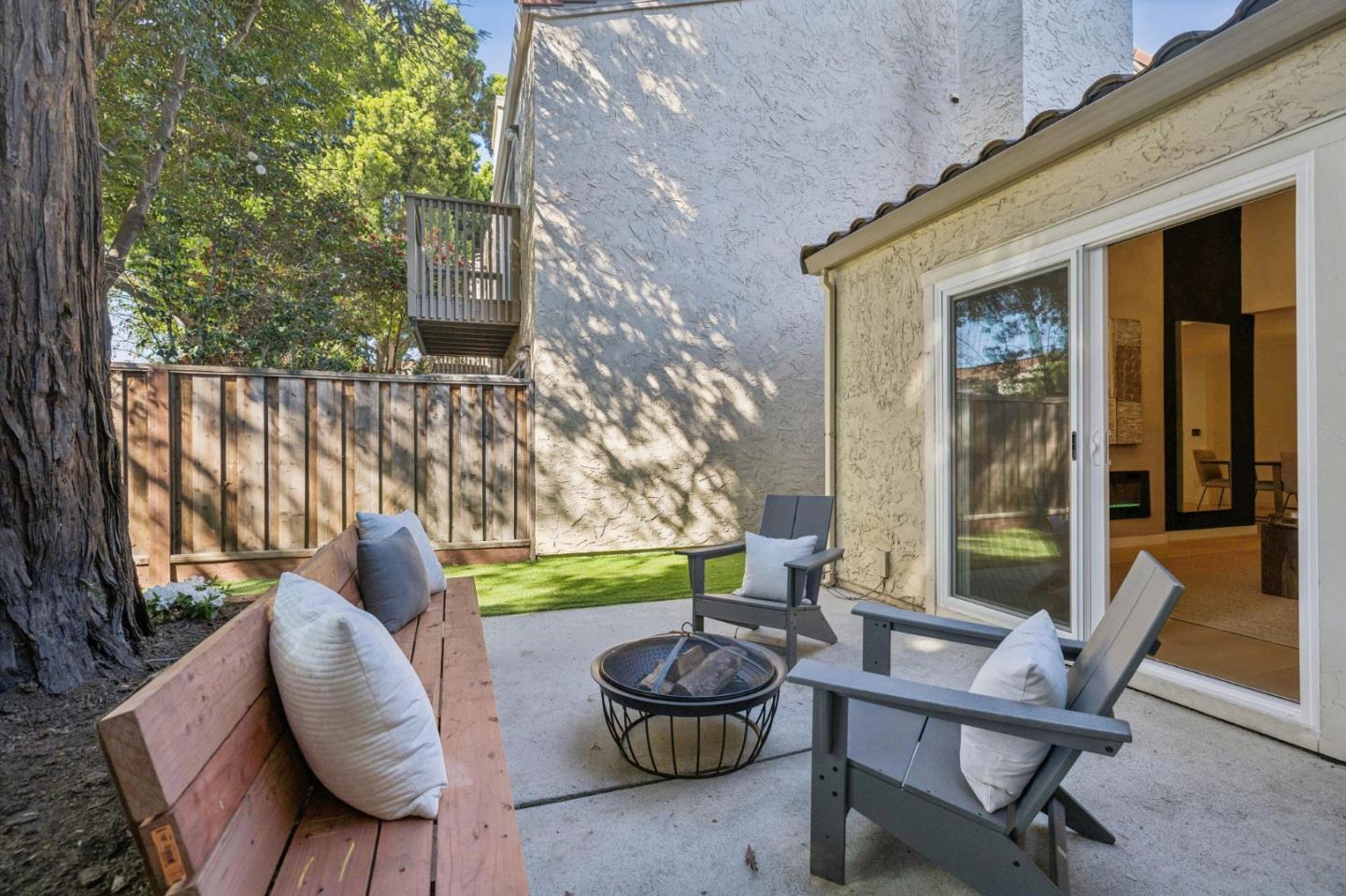 Detail Gallery Image 24 of 27 For 142 Mission Dr, East Palo Alto,  CA 94303 - 2 Beds | 2 Baths