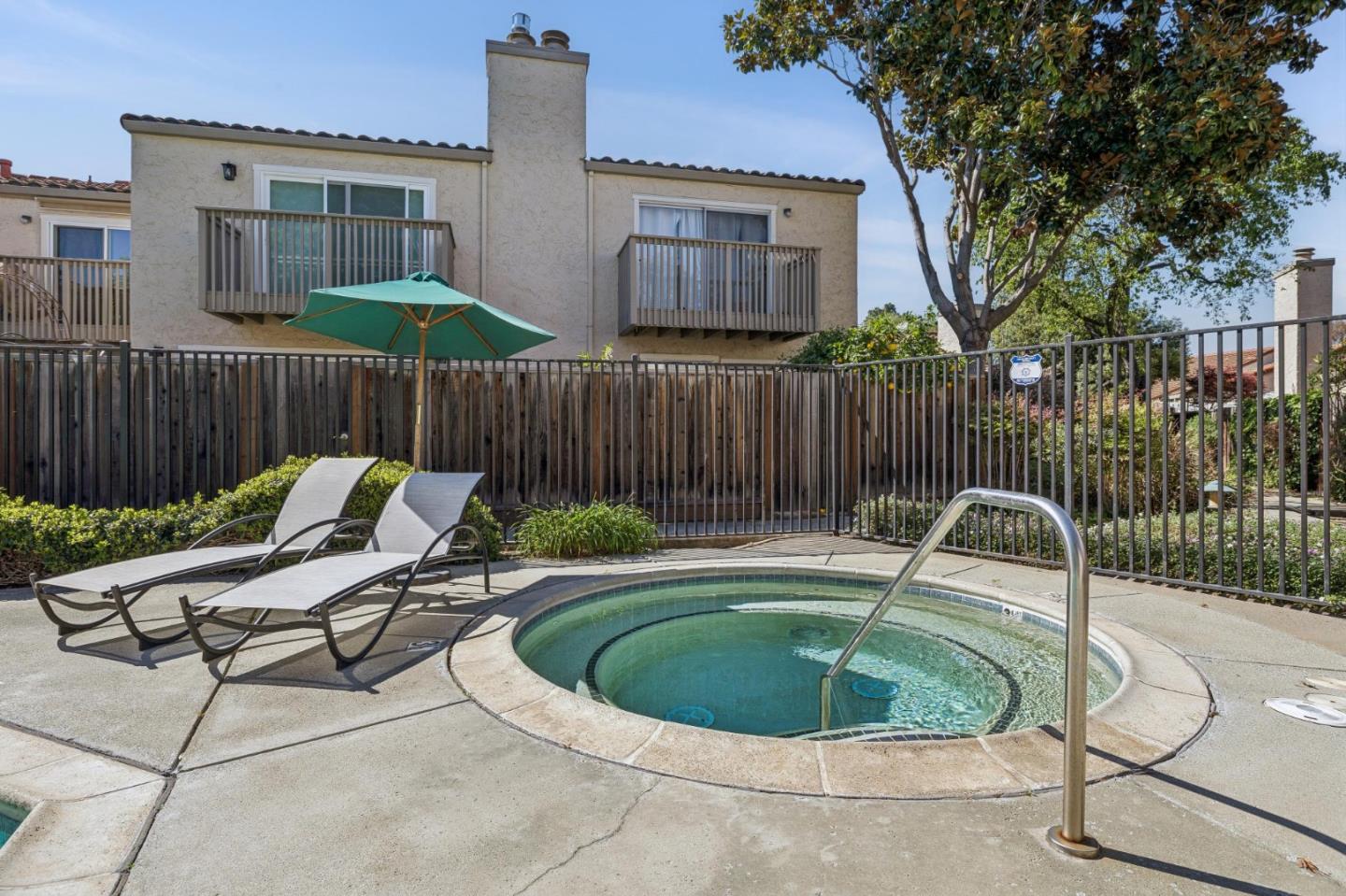 Detail Gallery Image 27 of 27 For 142 Mission Dr, East Palo Alto,  CA 94303 - 2 Beds | 2 Baths