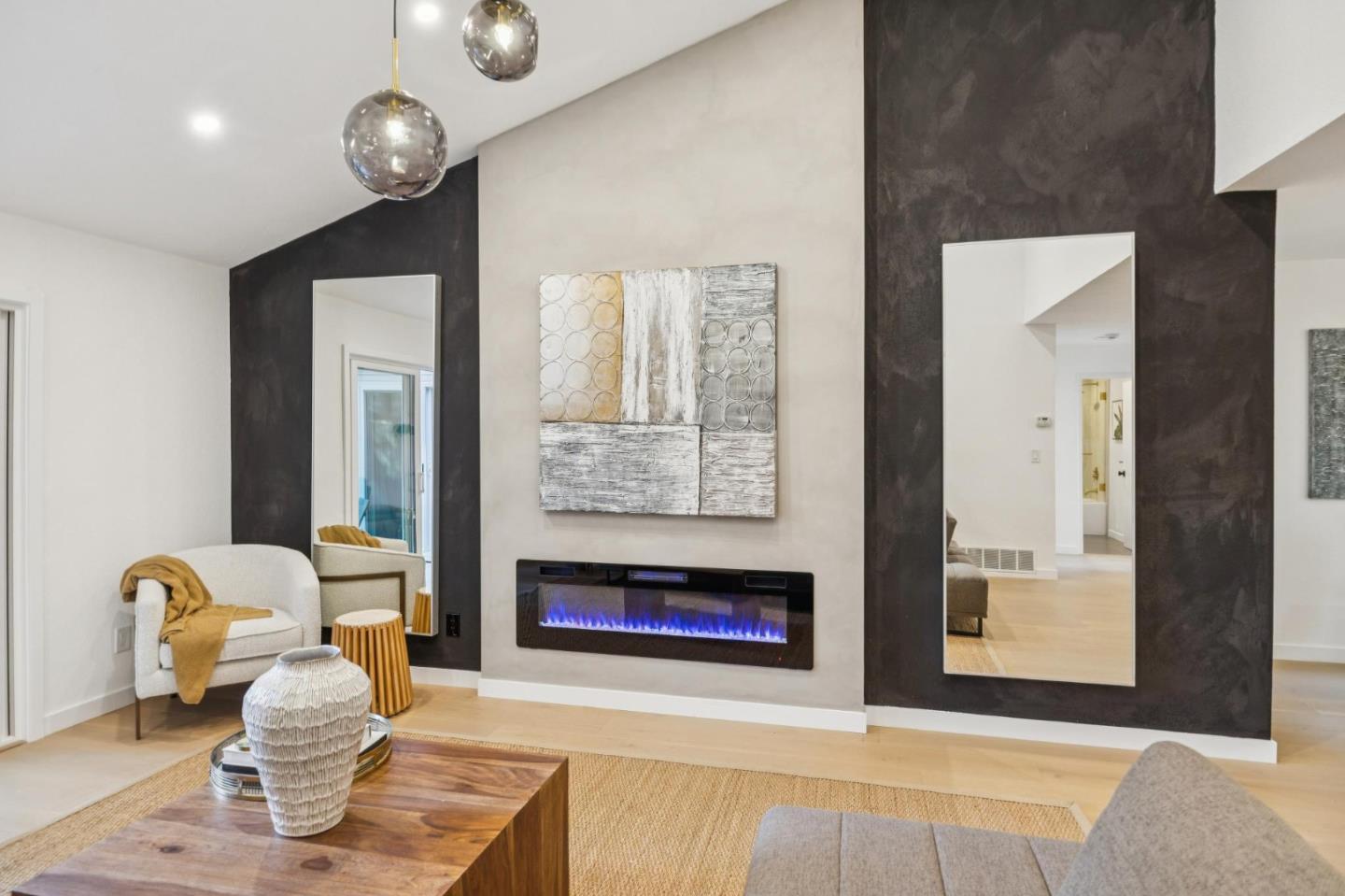 Detail Gallery Image 6 of 27 For 142 Mission Dr, East Palo Alto,  CA 94303 - 2 Beds | 2 Baths