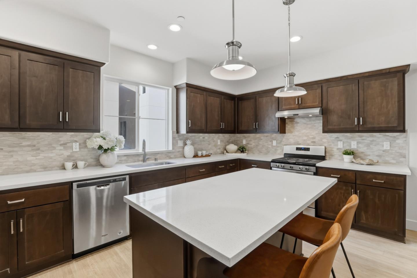 Detail Gallery Image 4 of 30 For 37558 Cape Cod Rd, Newark,  CA 94560 - 4 Beds | 3/1 Baths