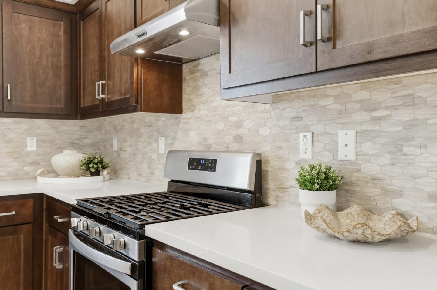 Detail Gallery Image 6 of 30 For 37558 Cape Cod Rd, Newark,  CA 94560 - 4 Beds | 3/1 Baths