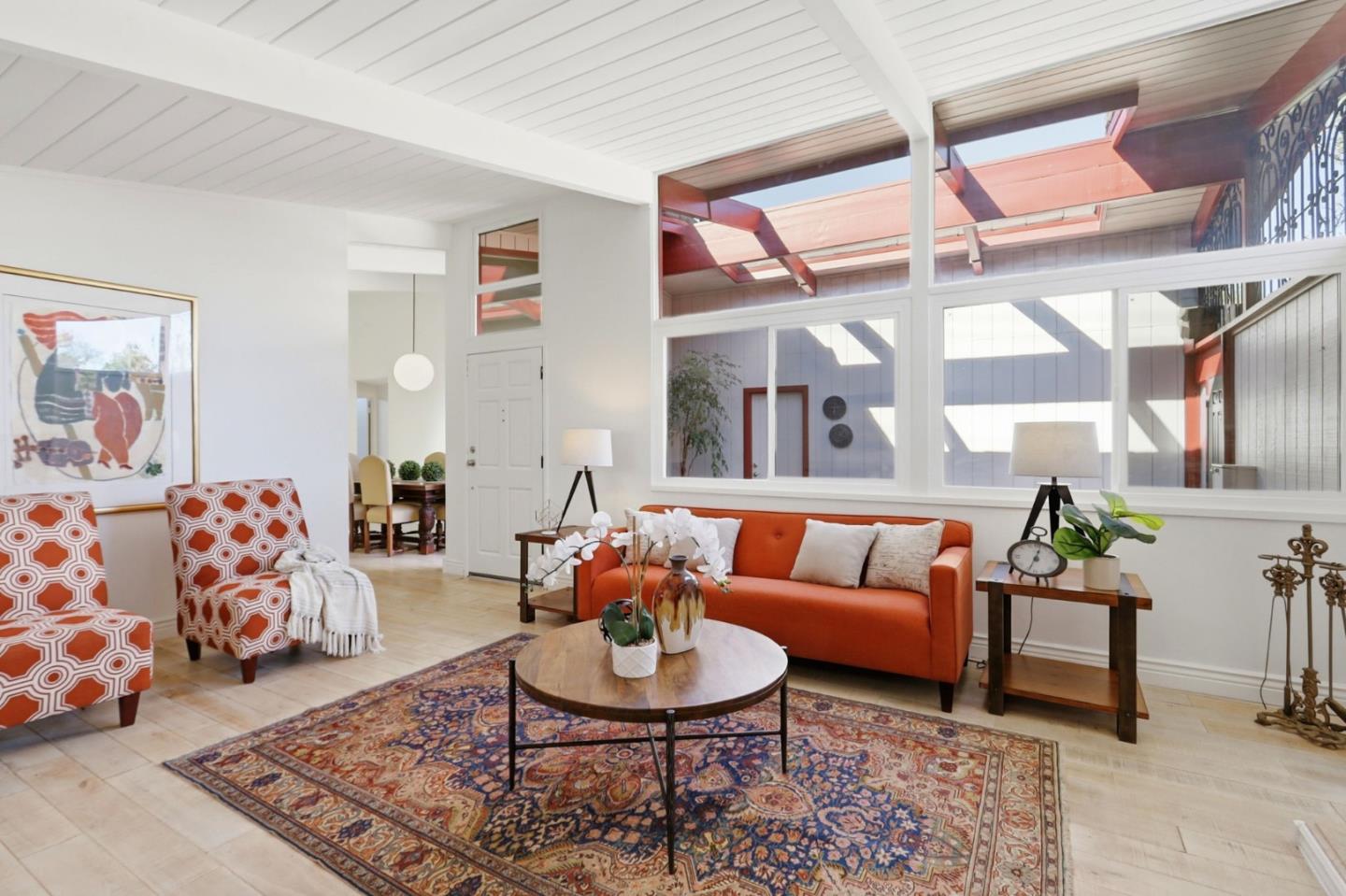 Detail Gallery Image 10 of 40 For 666 Ashbourne Dr, Sunnyvale,  CA 94087 - 4 Beds | 2/1 Baths