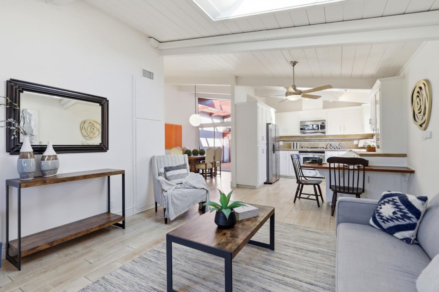 Detail Gallery Image 12 of 40 For 666 Ashbourne Dr, Sunnyvale,  CA 94087 - 4 Beds | 2/1 Baths