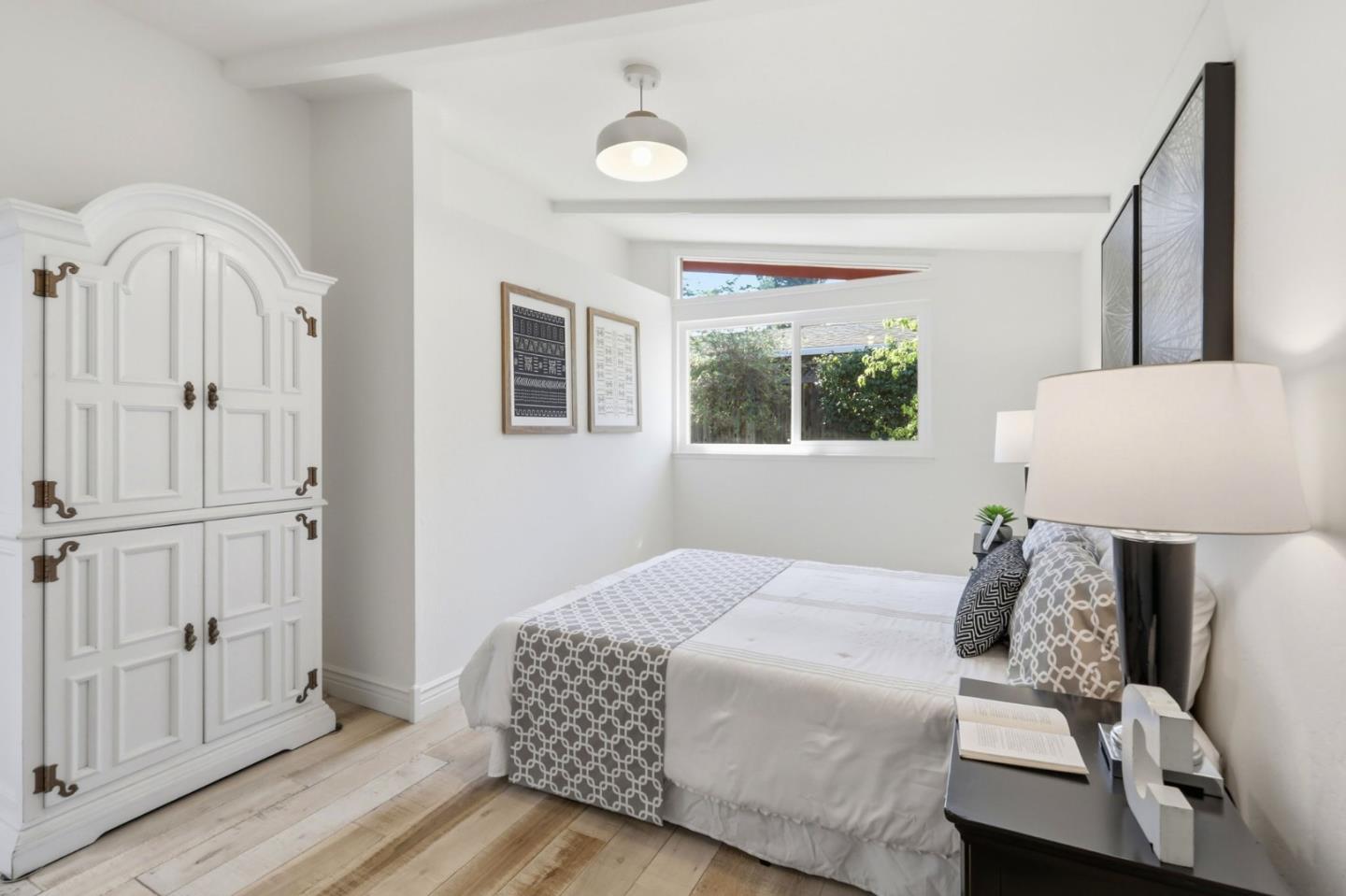 Detail Gallery Image 24 of 40 For 666 Ashbourne Dr, Sunnyvale,  CA 94087 - 4 Beds | 2/1 Baths