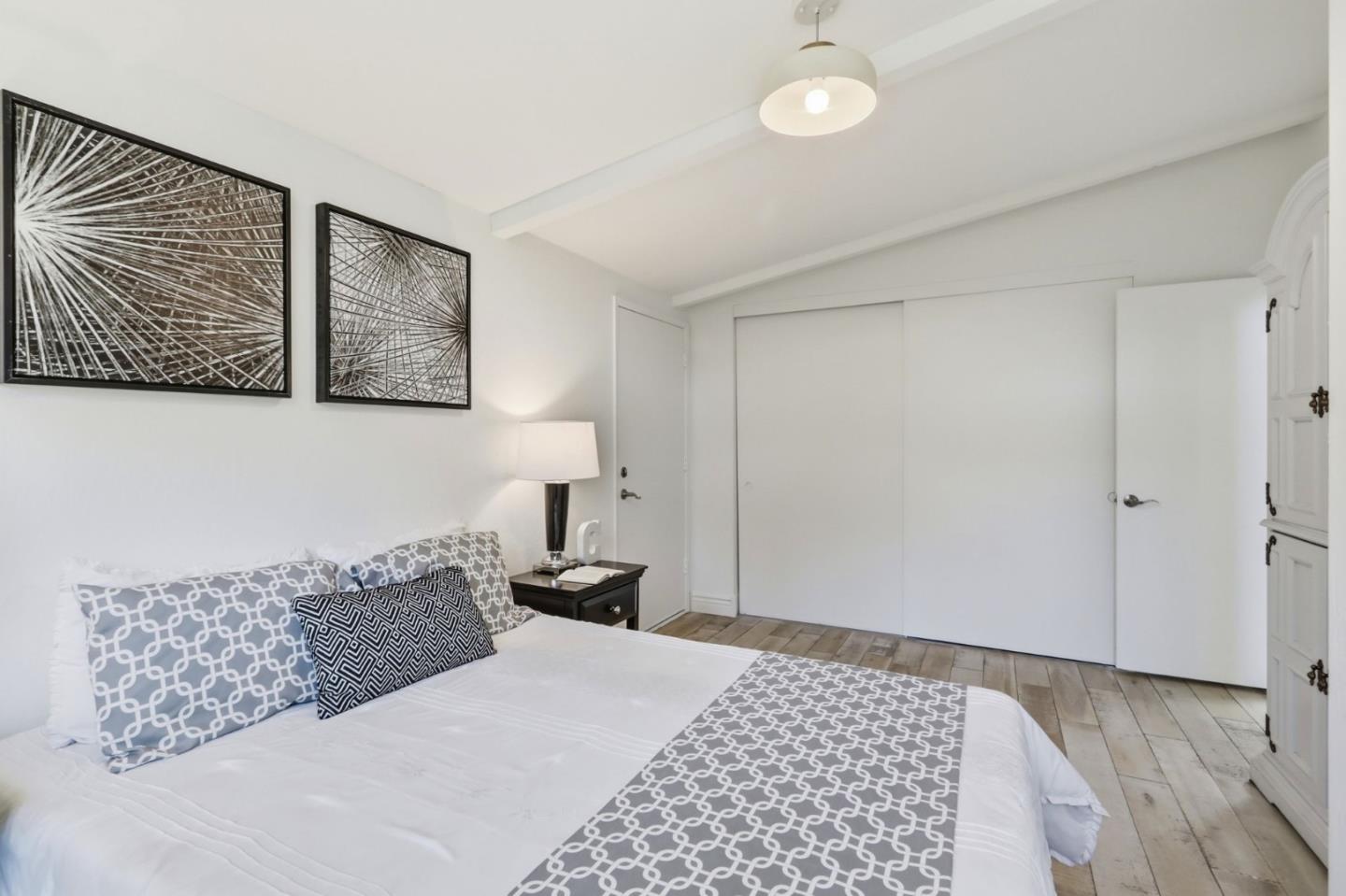 Detail Gallery Image 26 of 40 For 666 Ashbourne Dr, Sunnyvale,  CA 94087 - 4 Beds | 2/1 Baths