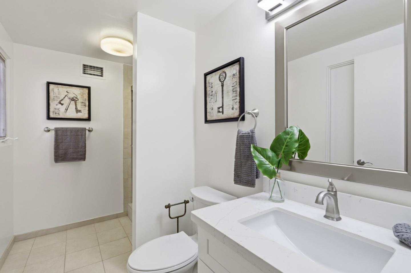 Detail Gallery Image 32 of 40 For 666 Ashbourne Dr, Sunnyvale,  CA 94087 - 4 Beds | 2/1 Baths