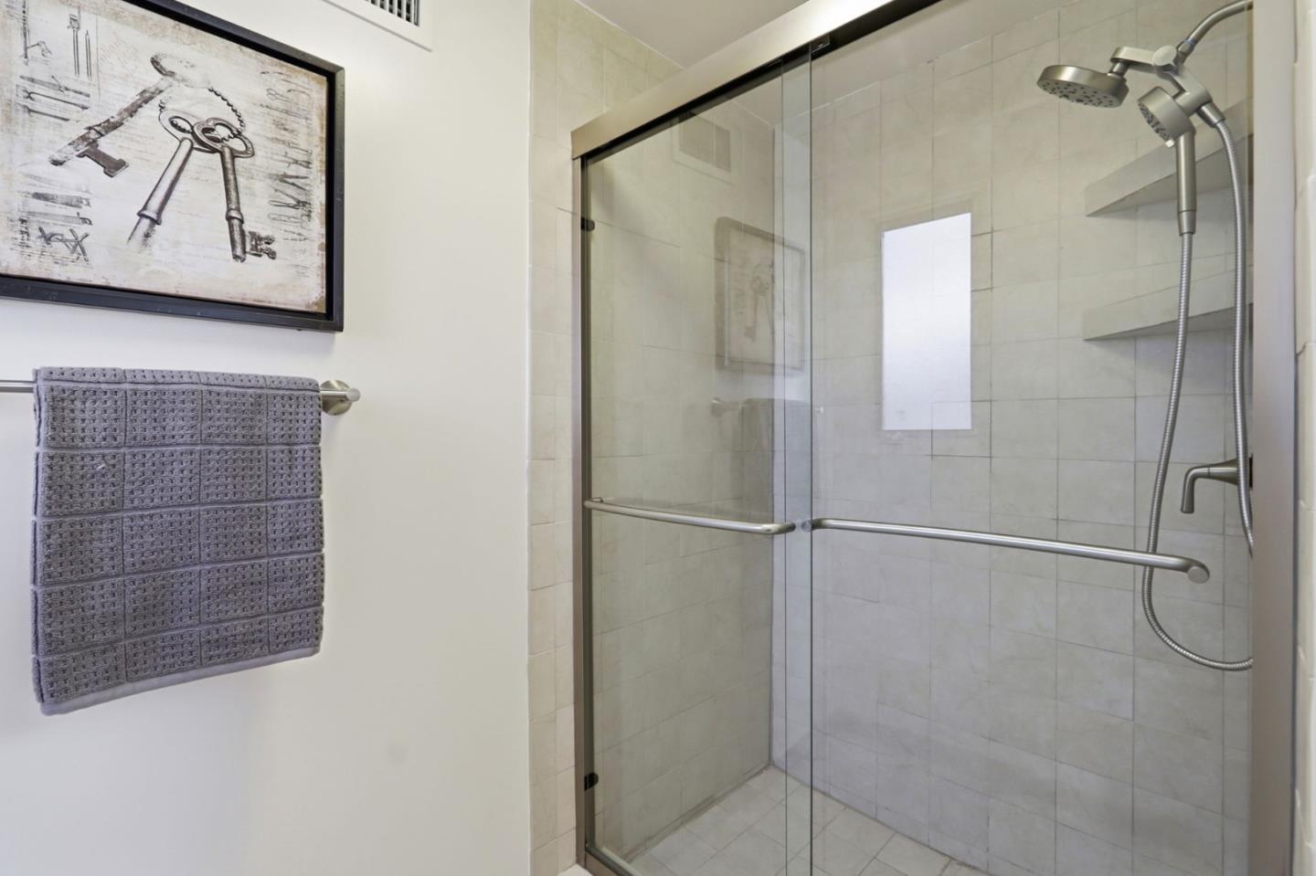 Detail Gallery Image 33 of 40 For 666 Ashbourne Dr, Sunnyvale,  CA 94087 - 4 Beds | 2/1 Baths