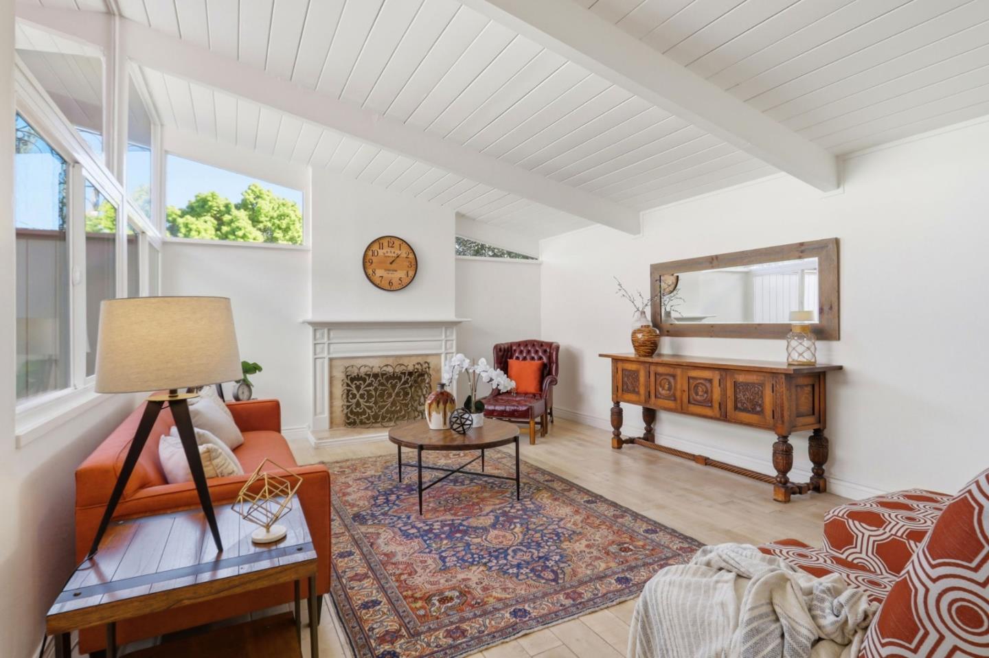 Detail Gallery Image 8 of 40 For 666 Ashbourne Dr, Sunnyvale,  CA 94087 - 4 Beds | 2/1 Baths