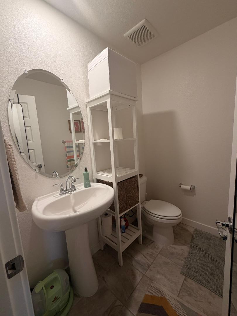 Detail Gallery Image 16 of 19 For 1659 18th, Oakland,  CA 94607 - 2 Beds | 2/2 Baths