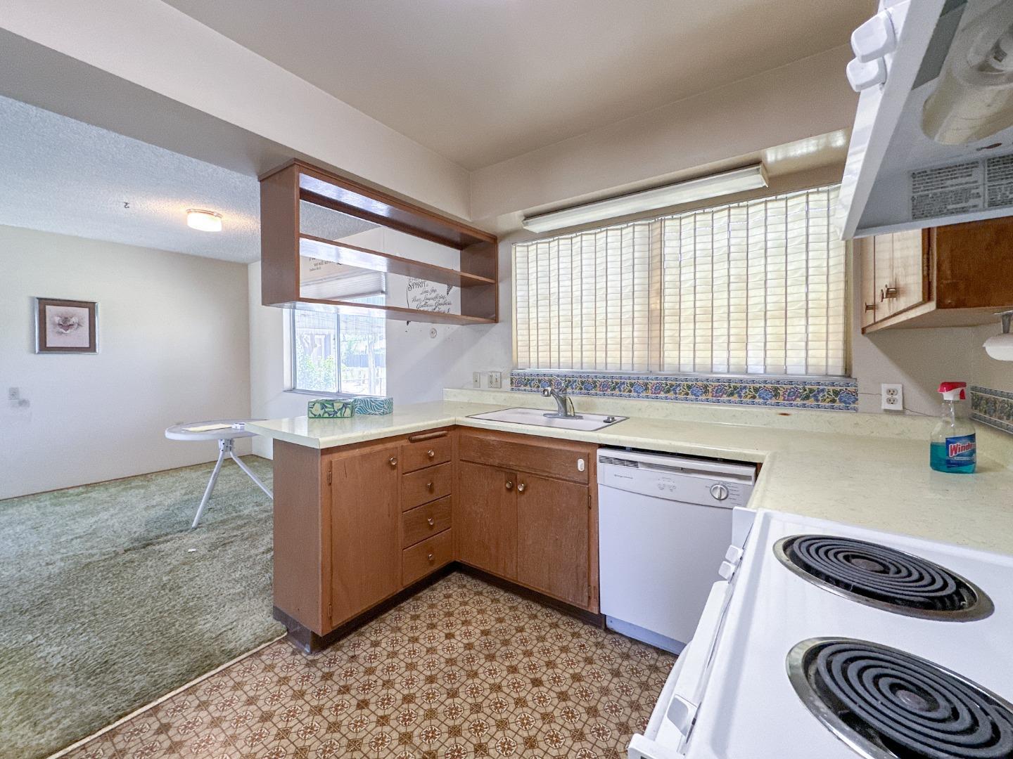 Detail Gallery Image 11 of 16 For 169 Rainier Cir, Vacaville,  CA 95687 - 2 Beds | 2 Baths