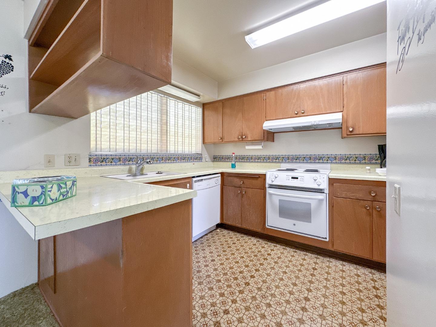 Detail Gallery Image 12 of 16 For 169 Rainier Cir, Vacaville,  CA 95687 - 2 Beds | 2 Baths