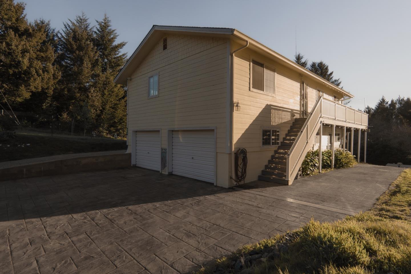 Detail Gallery Image 5 of 24 For 520 Redwood Rd, Whitethorn,  CA 95589 - 3 Beds | 2 Baths