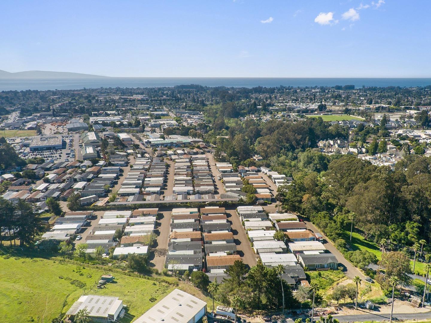 Detail Gallery Image 3 of 25 For 100 N Rodeo Gulch #139,  Soquel,  CA 95073 - 2 Beds | 2 Baths