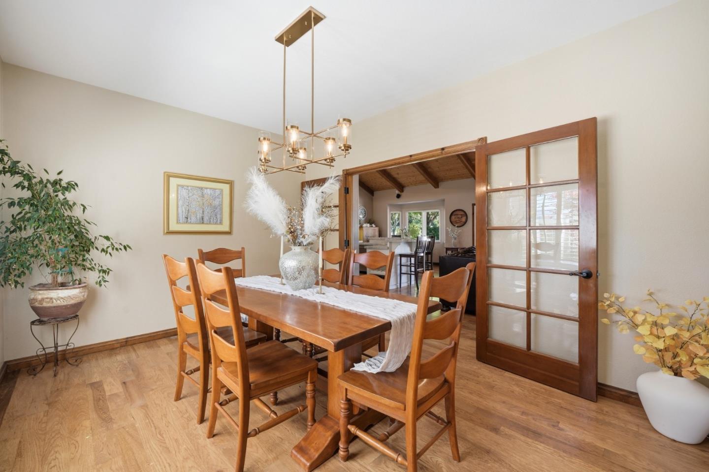 Detail Gallery Image 10 of 39 For 370 Union Hts, Hollister,  CA 95023 - 4 Beds | 3 Baths