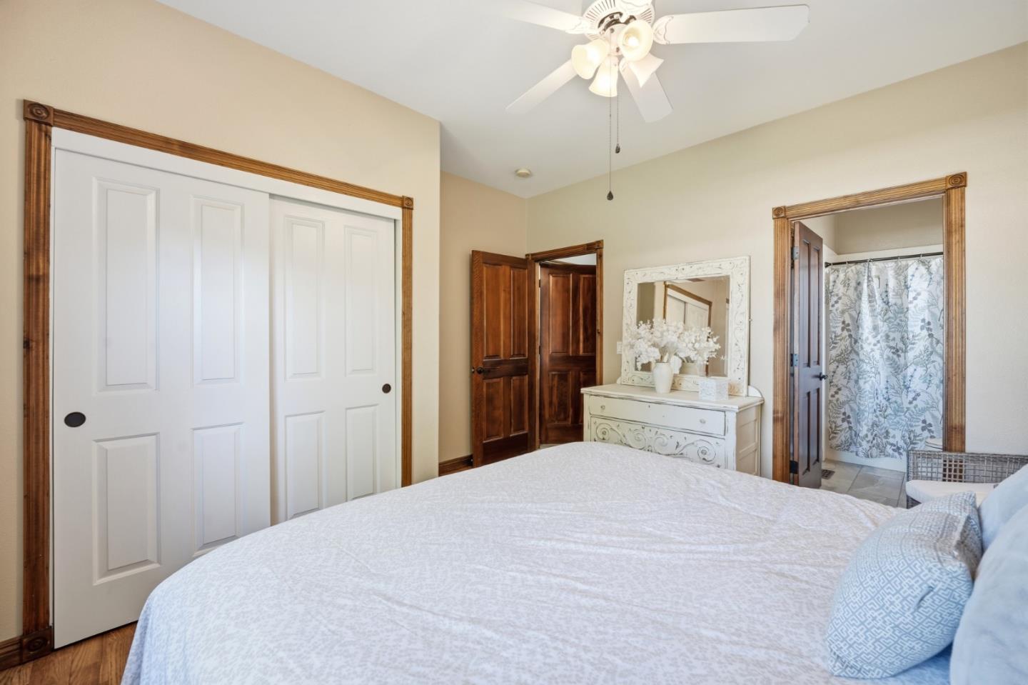 Detail Gallery Image 18 of 39 For 370 Union Hts, Hollister,  CA 95023 - 4 Beds | 3 Baths