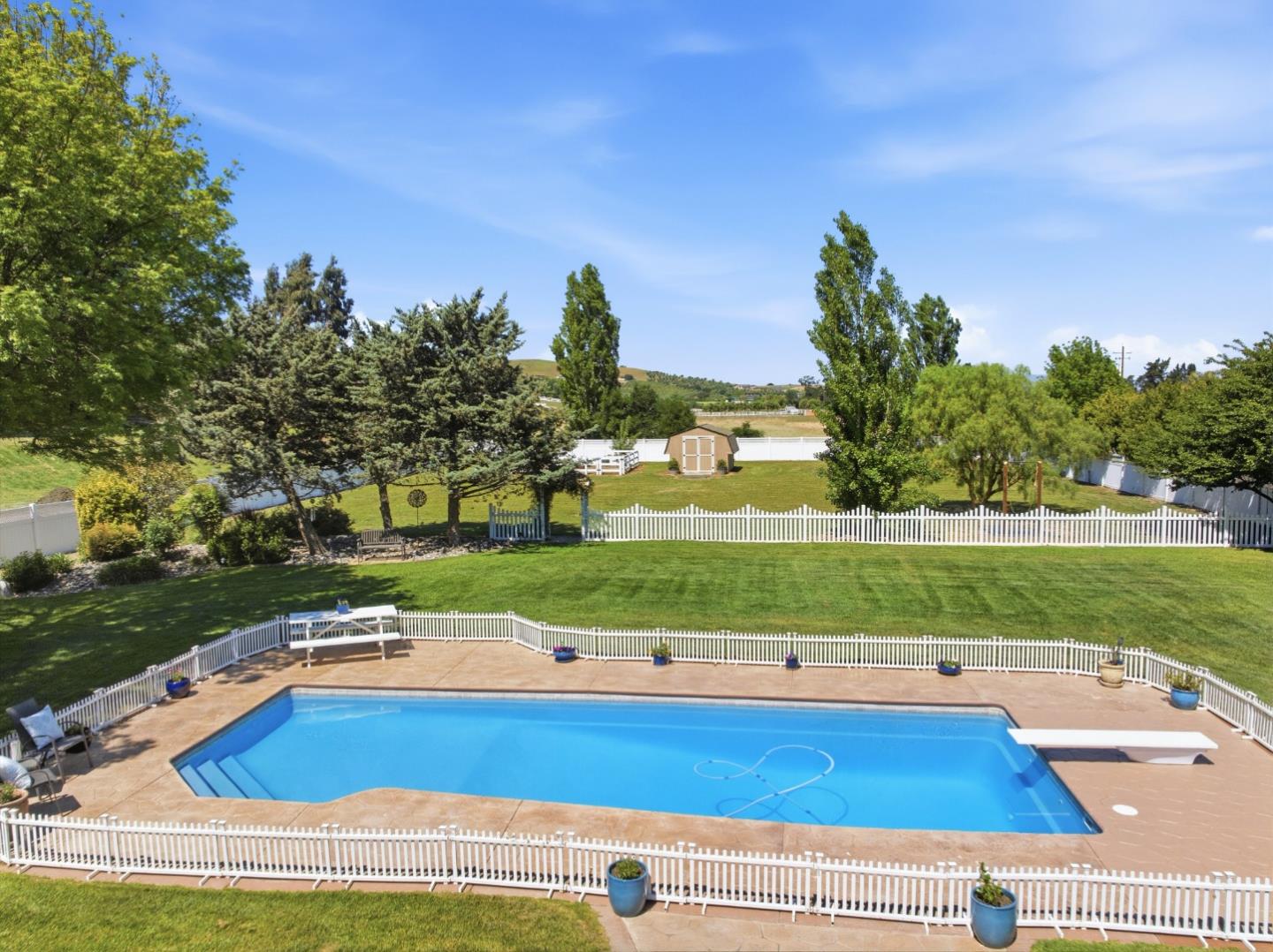 Detail Gallery Image 26 of 39 For 370 Union Hts, Hollister,  CA 95023 - 4 Beds | 3 Baths