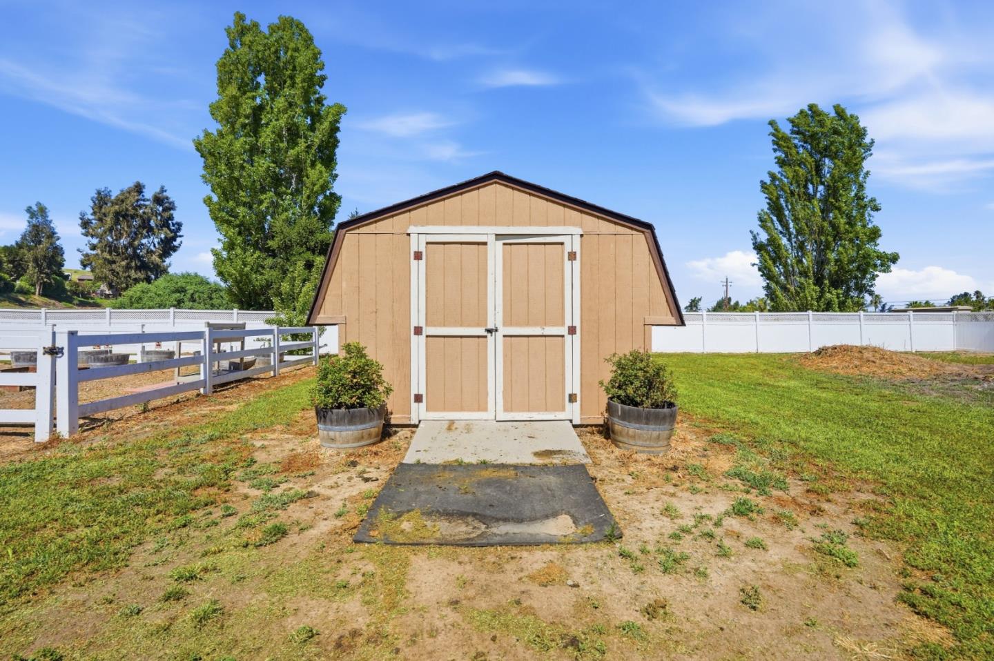 Detail Gallery Image 28 of 39 For 370 Union Hts, Hollister,  CA 95023 - 4 Beds | 3 Baths