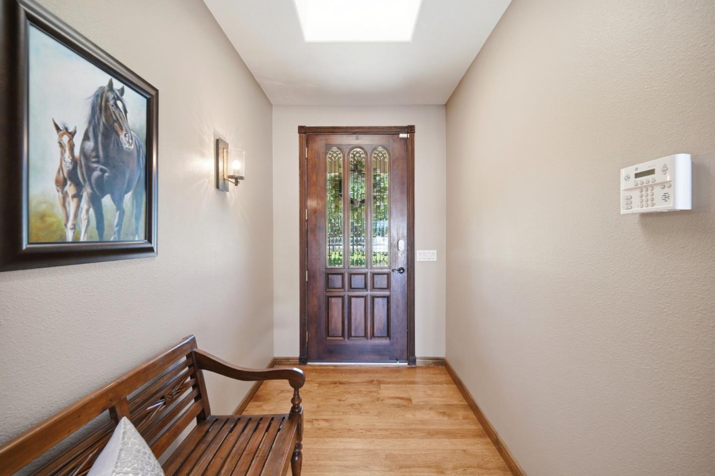 Detail Gallery Image 3 of 39 For 370 Union Hts, Hollister,  CA 95023 - 4 Beds | 3 Baths