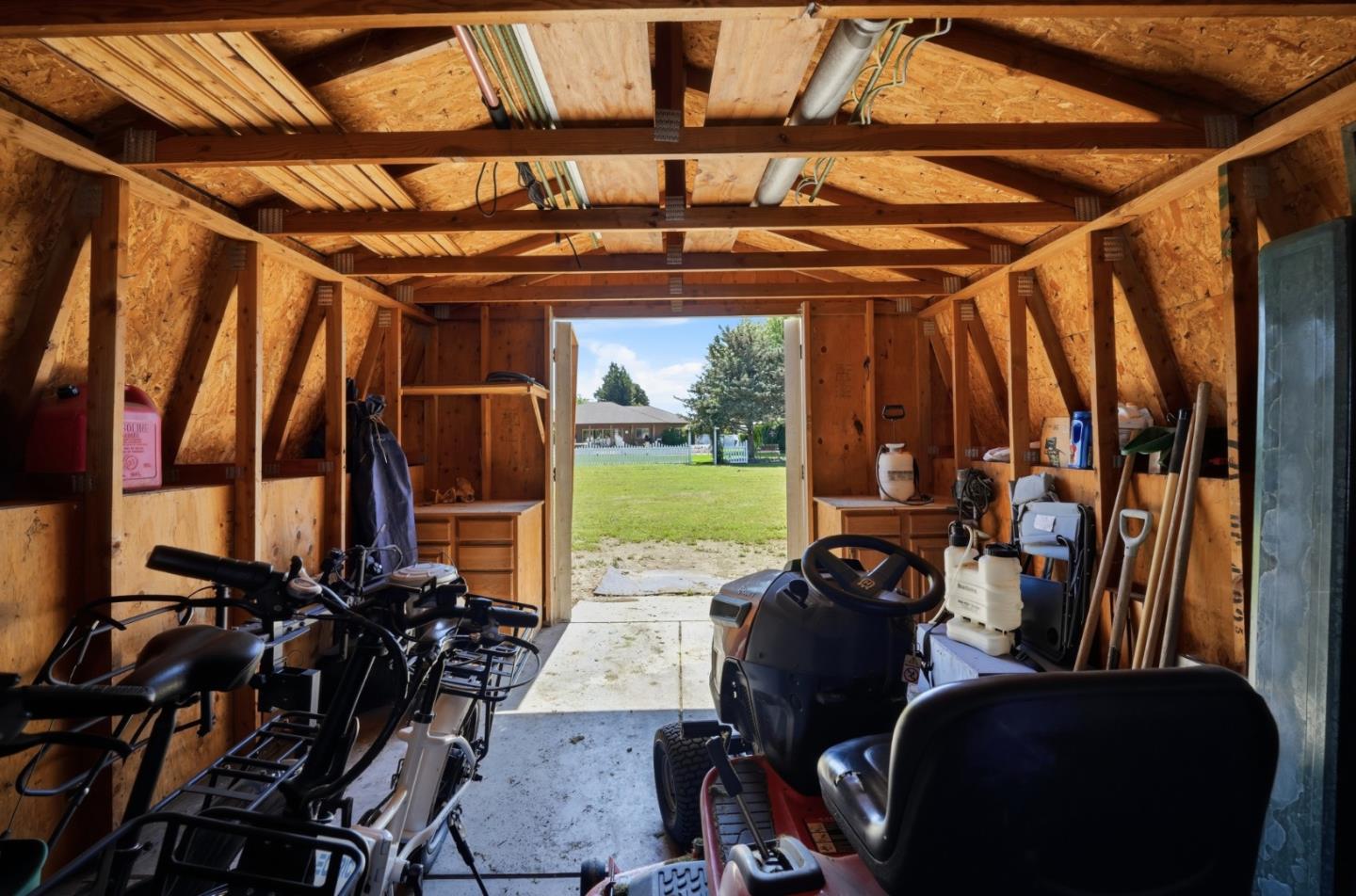 Detail Gallery Image 30 of 39 For 370 Union Hts, Hollister,  CA 95023 - 4 Beds | 3 Baths