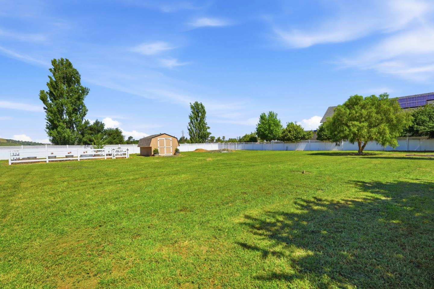 Detail Gallery Image 32 of 39 For 370 Union Hts, Hollister,  CA 95023 - 4 Beds | 3 Baths