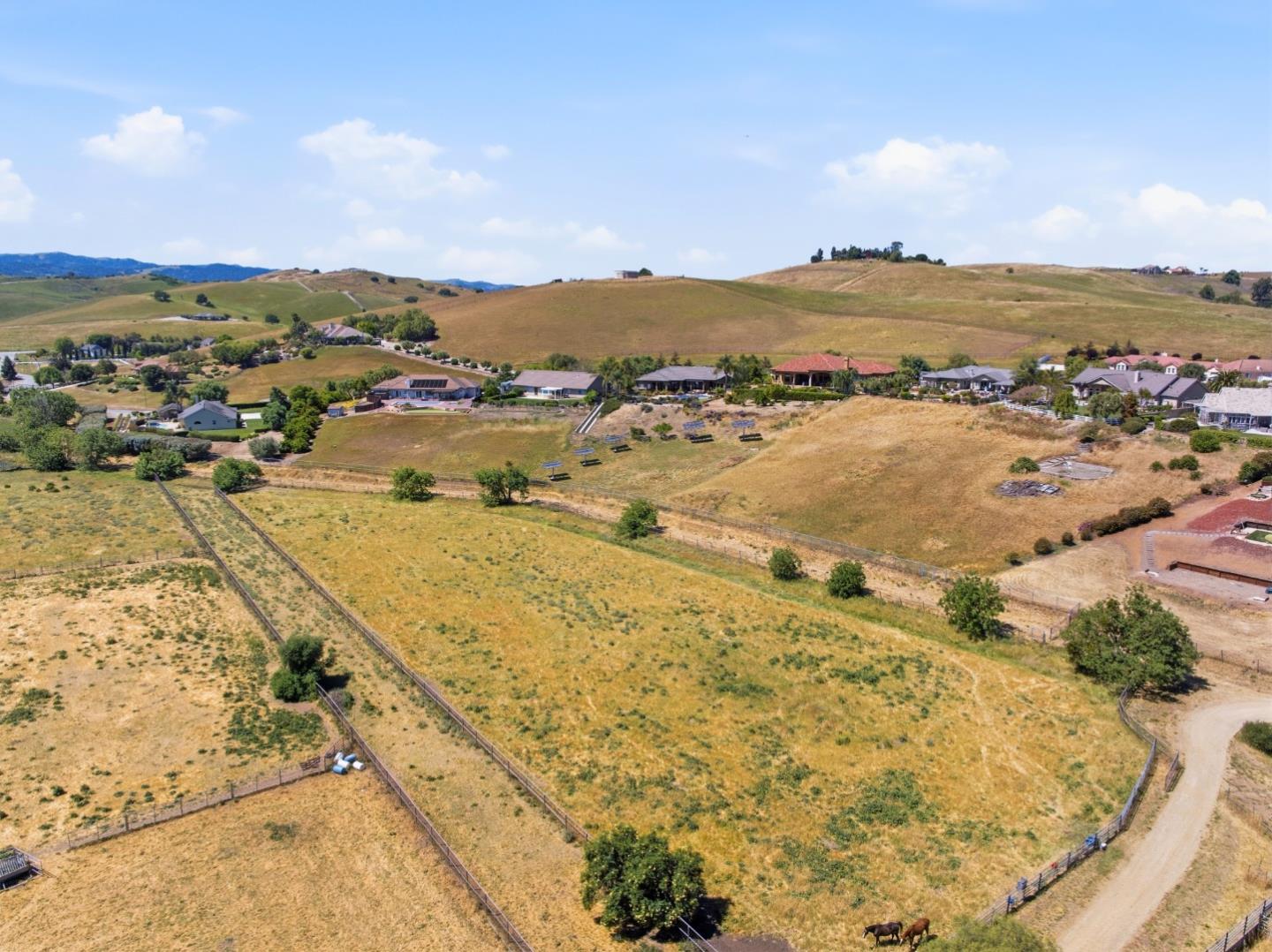 Detail Gallery Image 38 of 39 For 370 Union Hts, Hollister,  CA 95023 - 4 Beds | 3 Baths