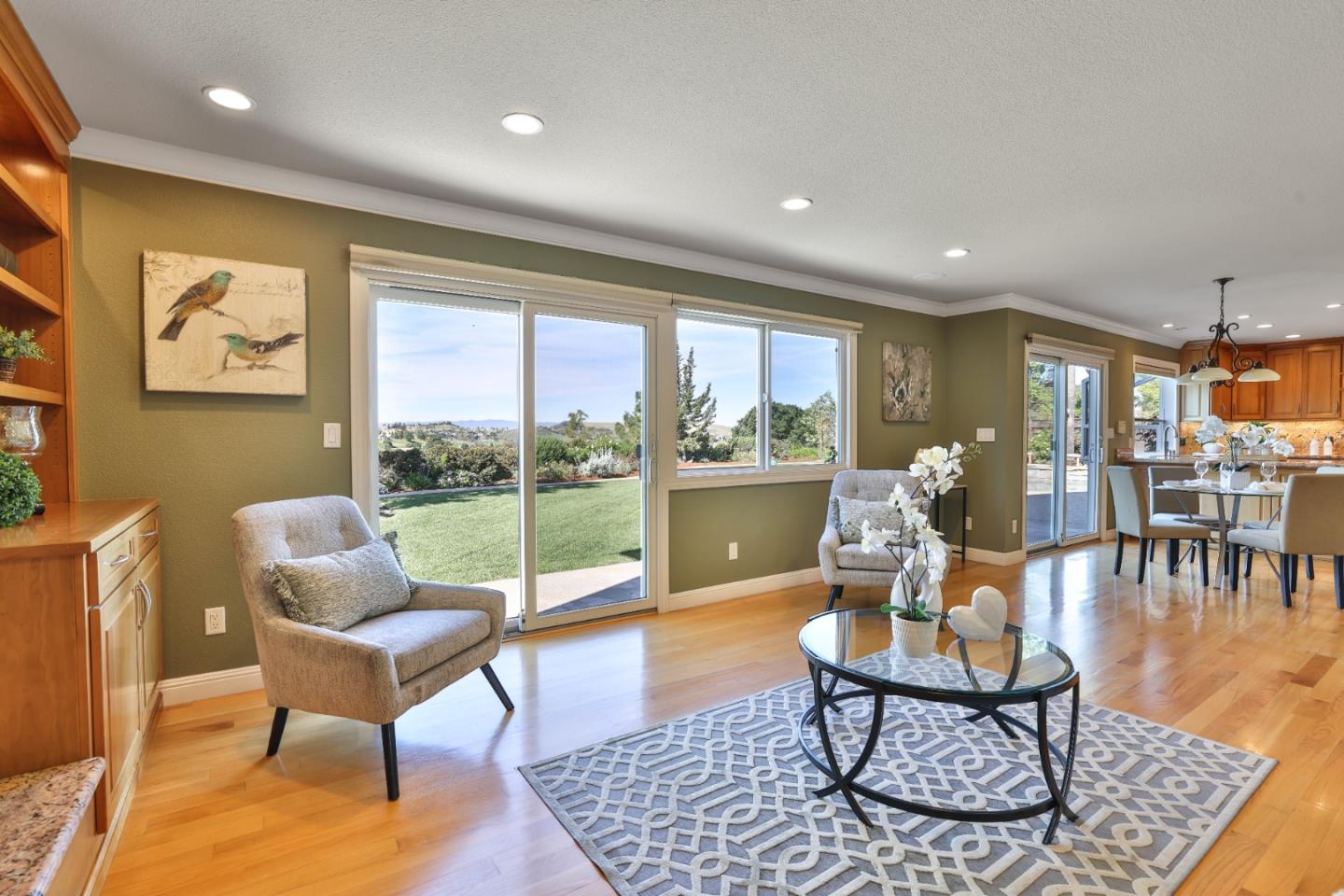 Detail Gallery Image 13 of 51 For 3047 High Meadow Ln, San Jose,  CA 95135 - 4 Beds | 3 Baths