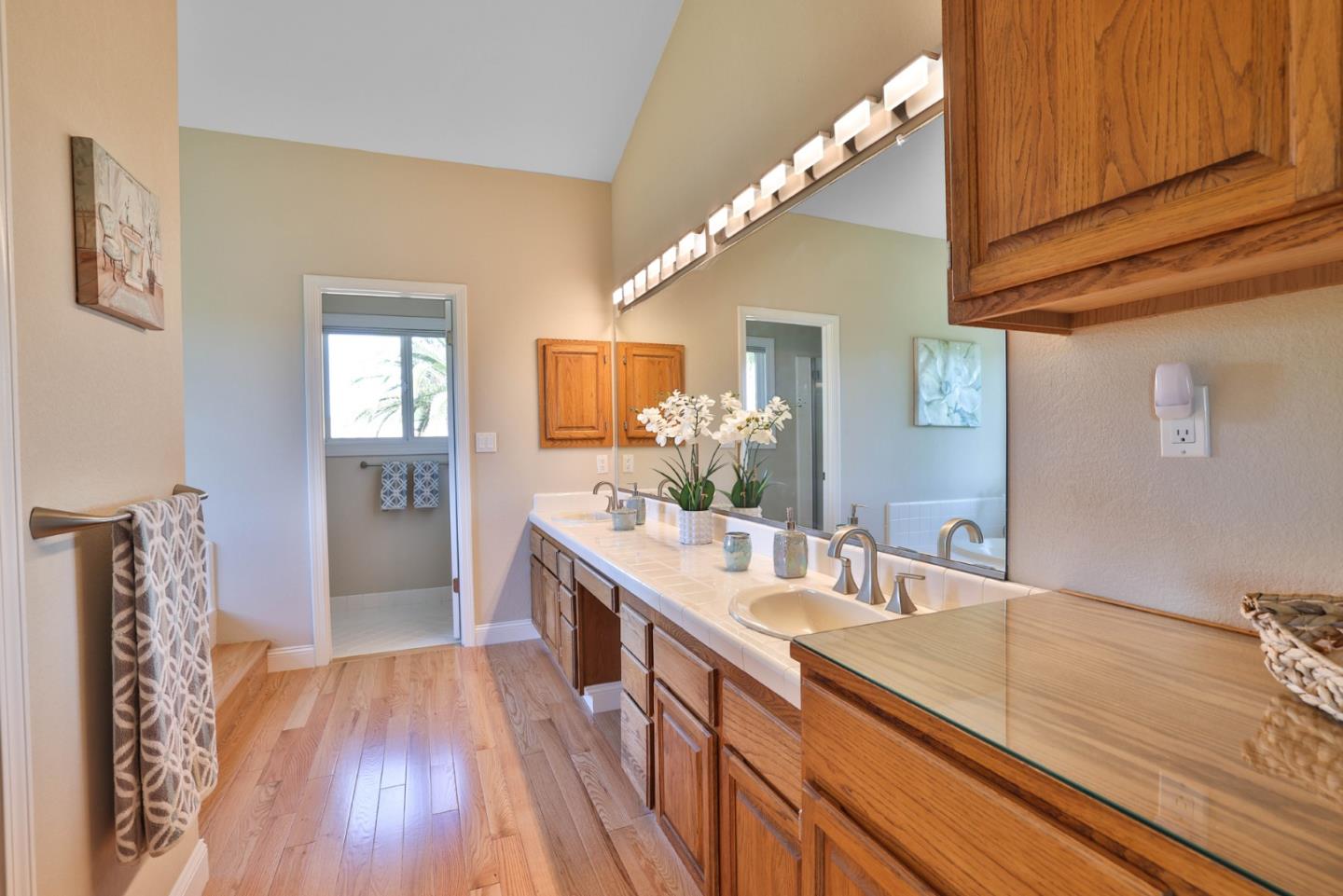 Detail Gallery Image 19 of 51 For 3047 High Meadow Ln, San Jose,  CA 95135 - 4 Beds | 3 Baths