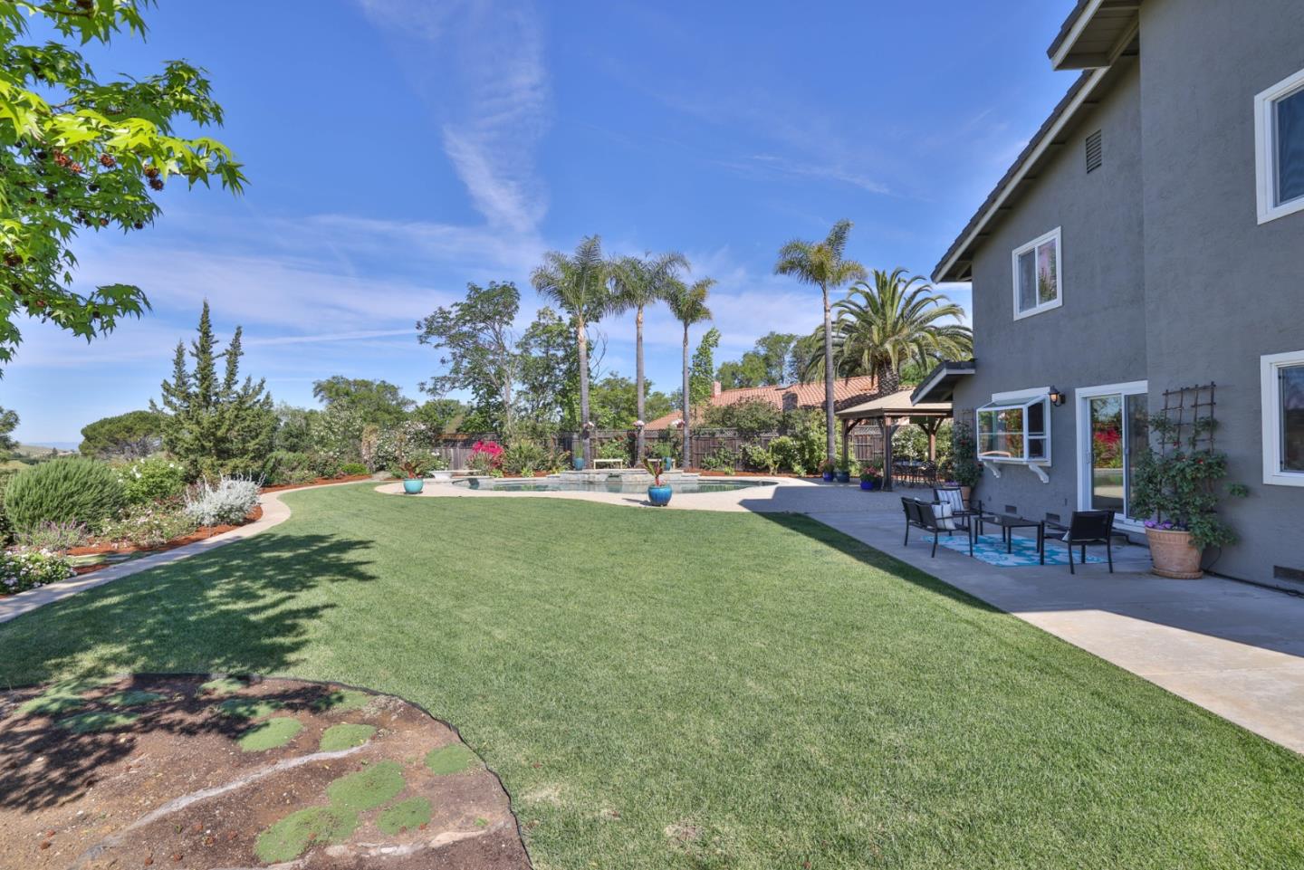 Detail Gallery Image 28 of 51 For 3047 High Meadow Ln, San Jose,  CA 95135 - 4 Beds | 3 Baths