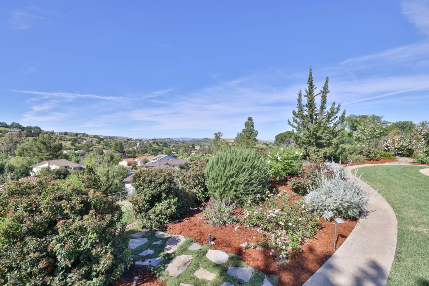 Detail Gallery Image 31 of 51 For 3047 High Meadow Ln, San Jose,  CA 95135 - 4 Beds | 3 Baths