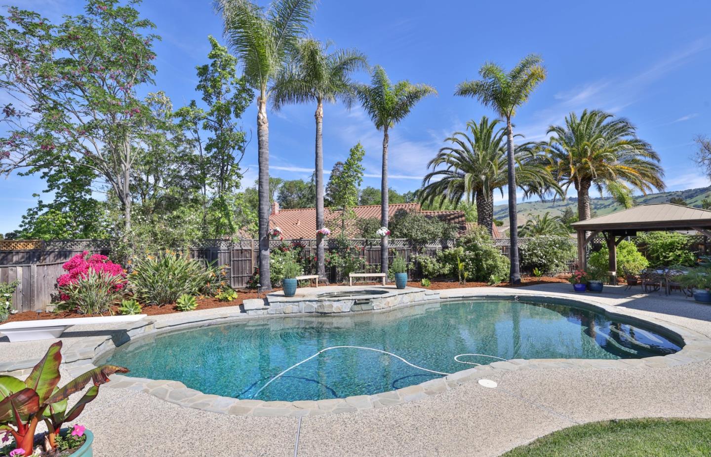 Detail Gallery Image 34 of 51 For 3047 High Meadow Ln, San Jose,  CA 95135 - 4 Beds | 3 Baths