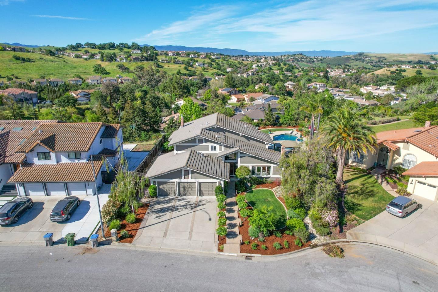 Detail Gallery Image 39 of 51 For 3047 High Meadow Ln, San Jose,  CA 95135 - 4 Beds | 3 Baths