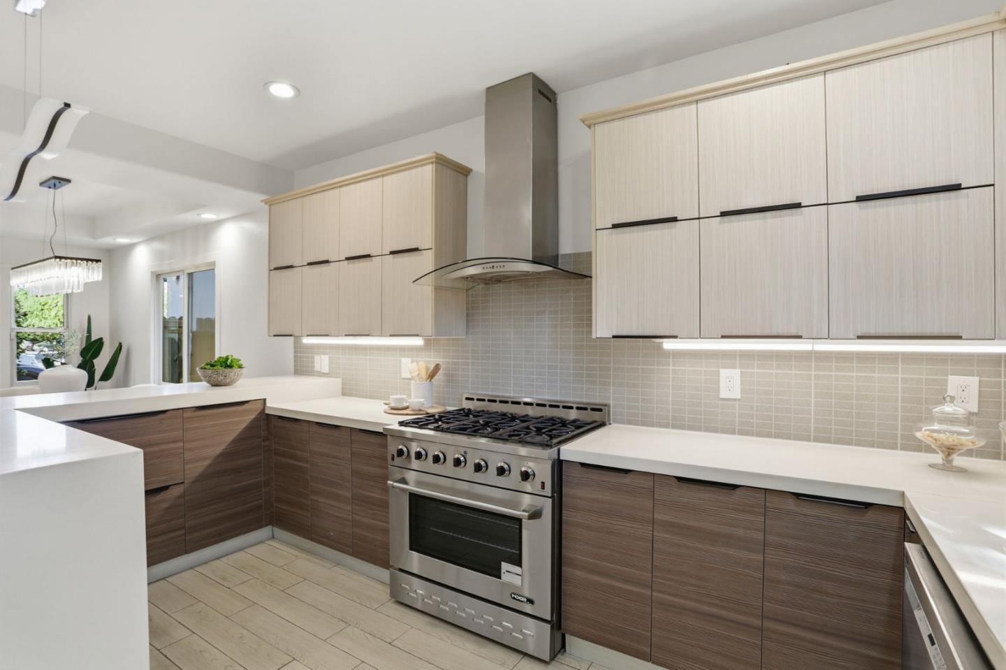 Detail Gallery Image 10 of 39 For 933 Felicidad Ct, San Jose,  CA 95117 - 4 Beds | 3 Baths