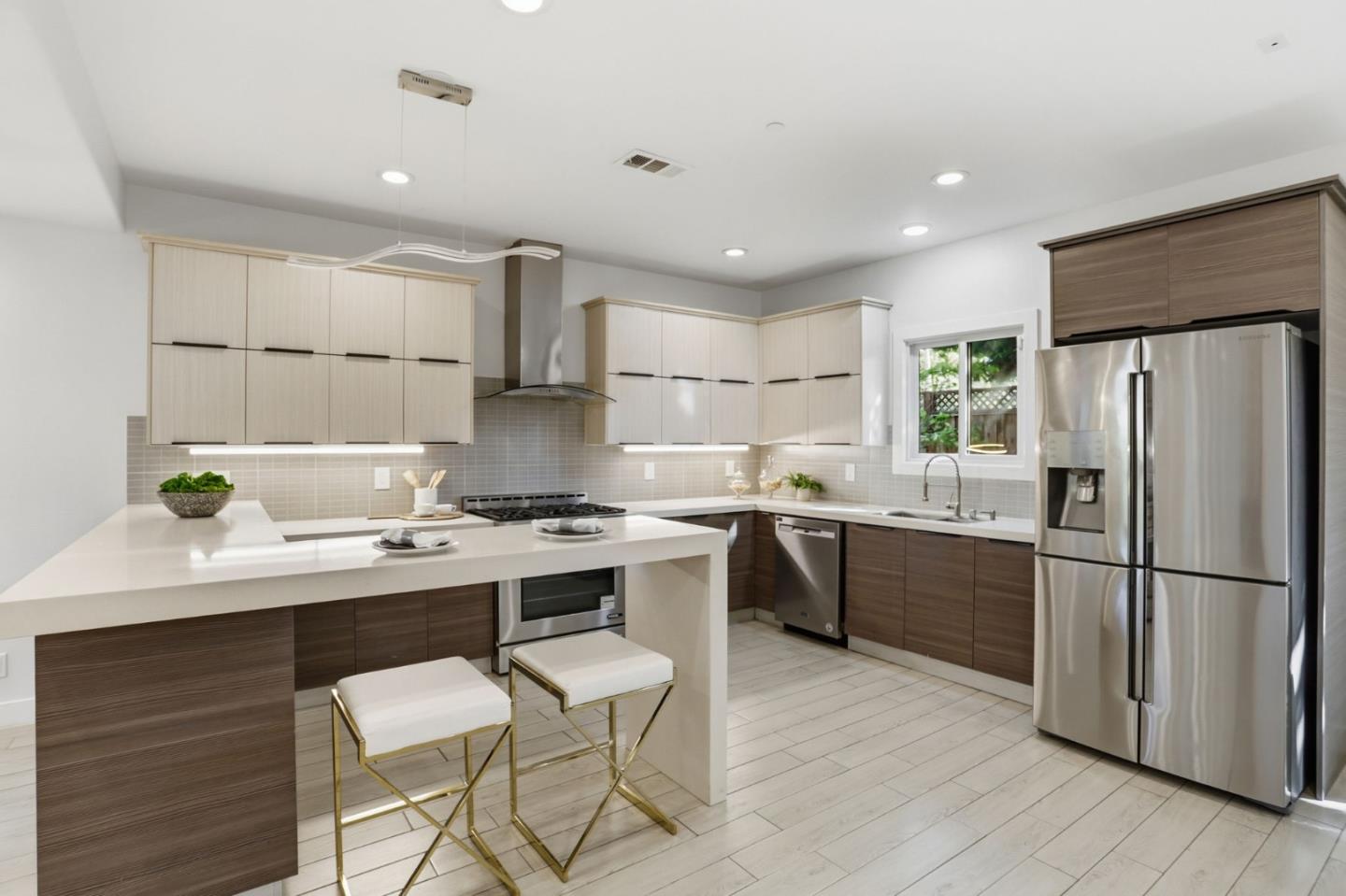 Detail Gallery Image 12 of 39 For 933 Felicidad Ct, San Jose,  CA 95117 - 4 Beds | 3 Baths