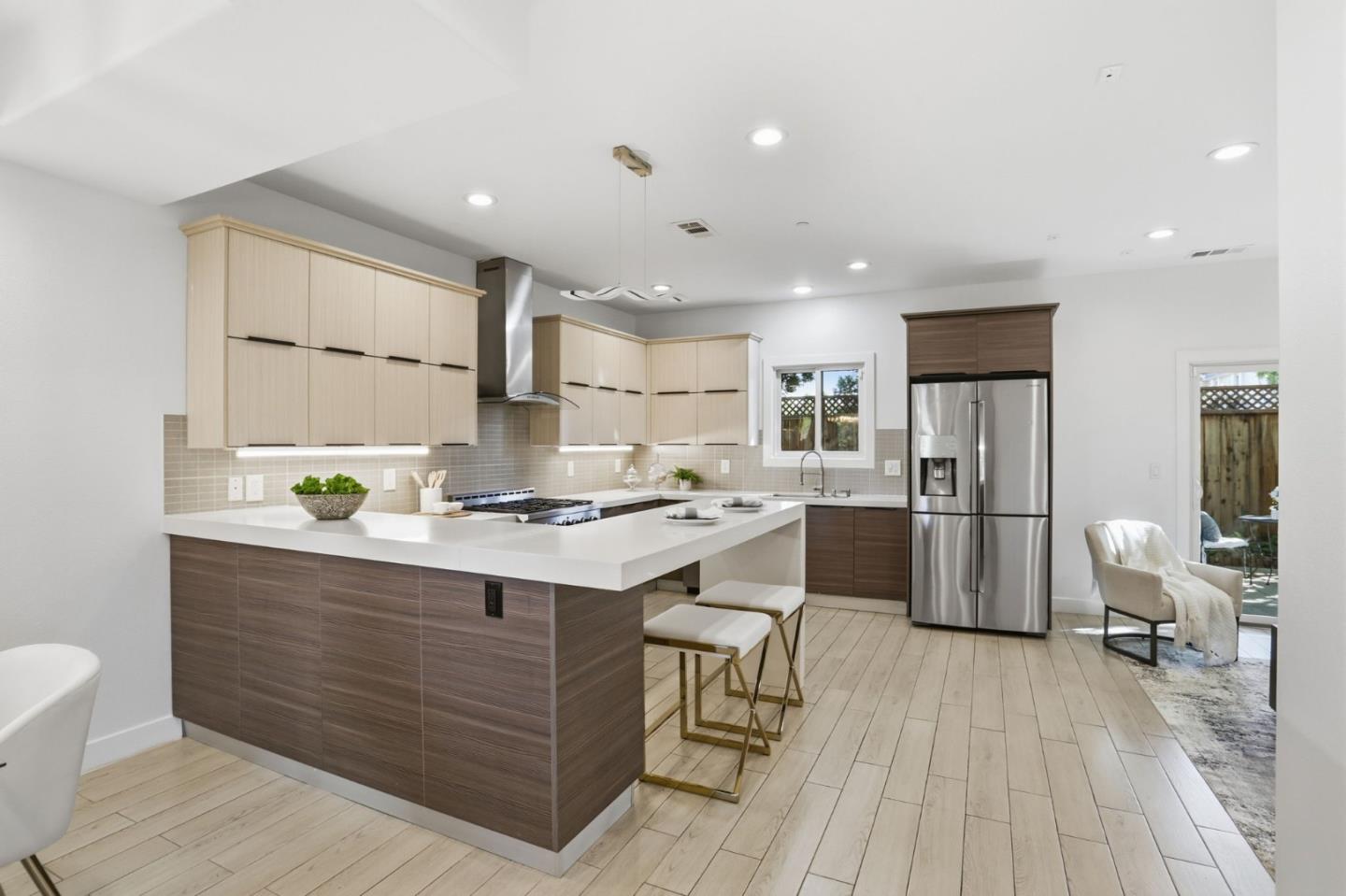 Detail Gallery Image 15 of 39 For 933 Felicidad Ct, San Jose,  CA 95117 - 4 Beds | 3 Baths