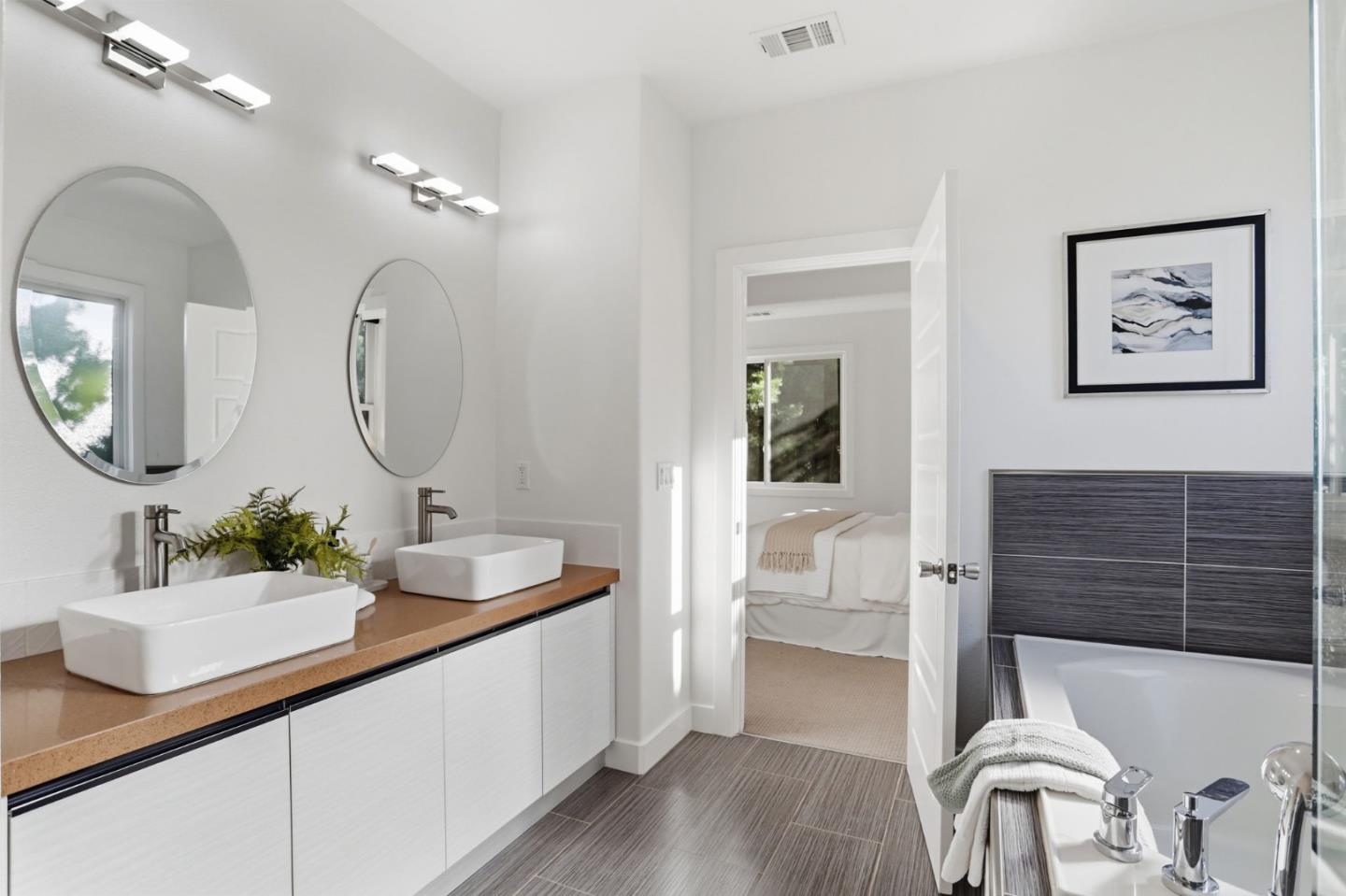 Detail Gallery Image 31 of 39 For 933 Felicidad Ct, San Jose,  CA 95117 - 4 Beds | 3 Baths