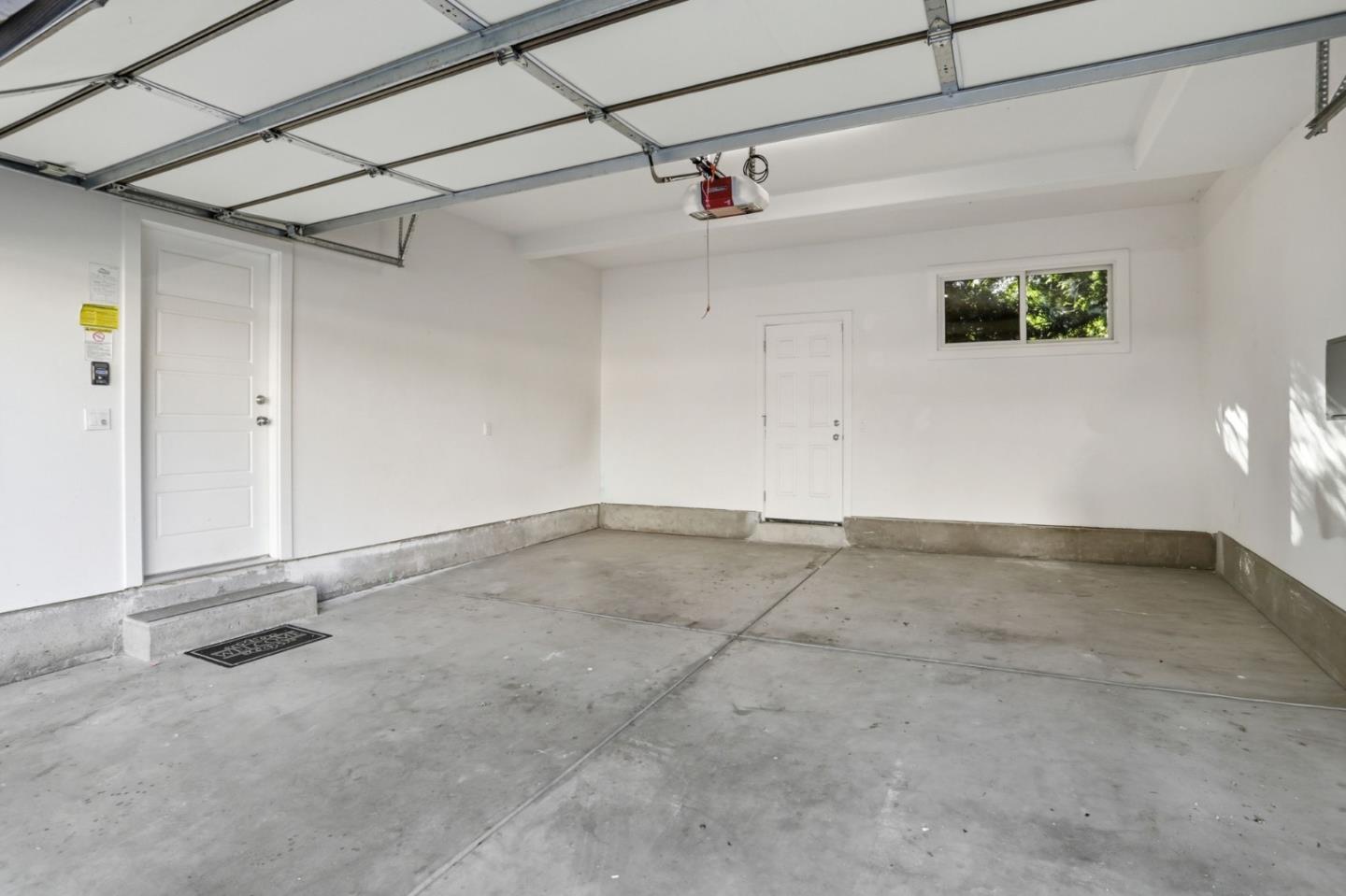 Detail Gallery Image 34 of 39 For 933 Felicidad Ct, San Jose,  CA 95117 - 4 Beds | 3 Baths