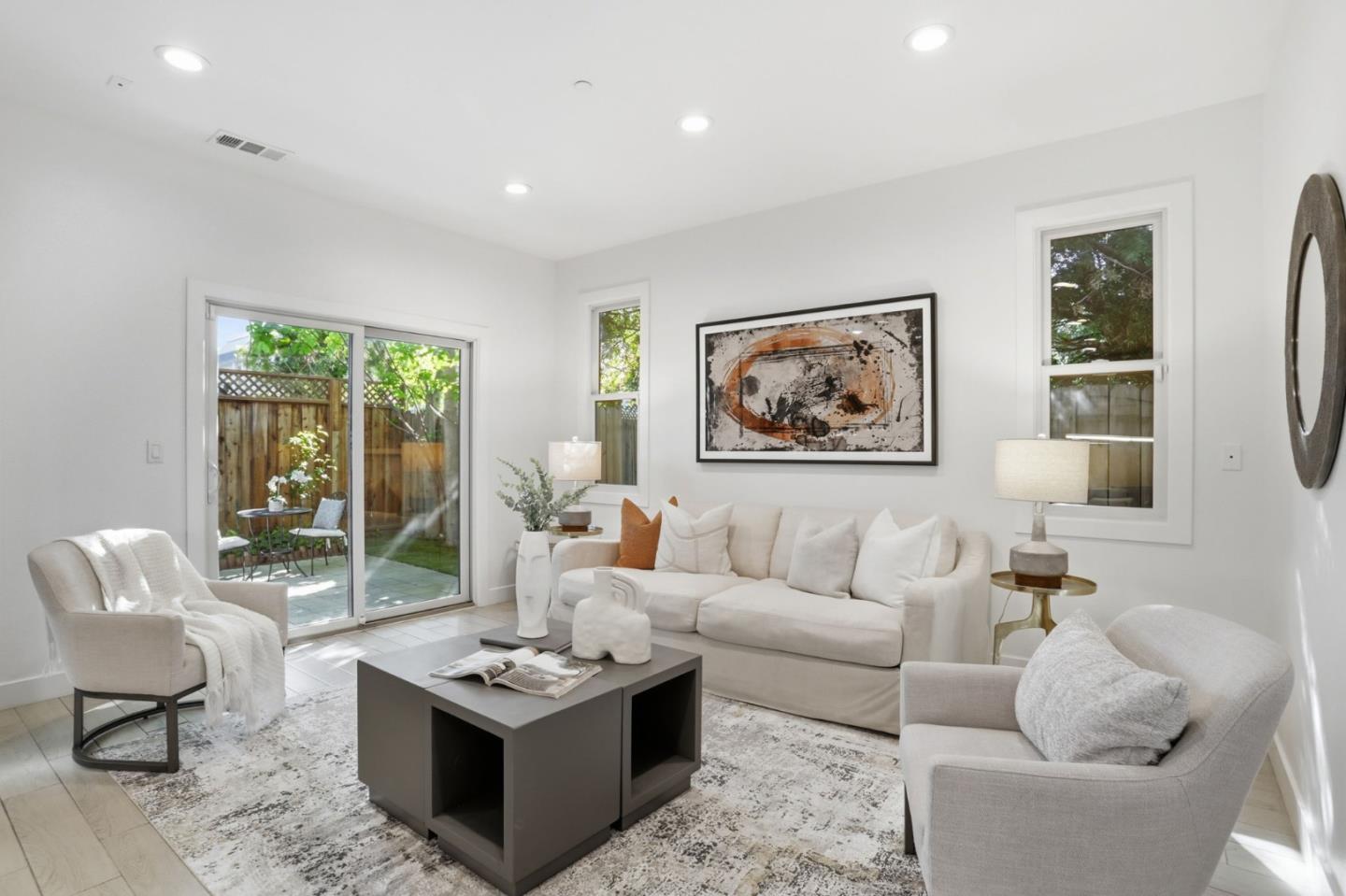 Detail Gallery Image 6 of 39 For 933 Felicidad Ct, San Jose,  CA 95117 - 4 Beds | 3 Baths