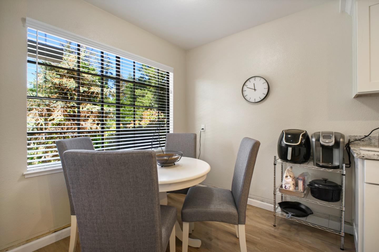 Detail Gallery Image 12 of 42 For 5311 Cribari Gln, San Jose,  CA 95135 - 2 Beds | 2 Baths