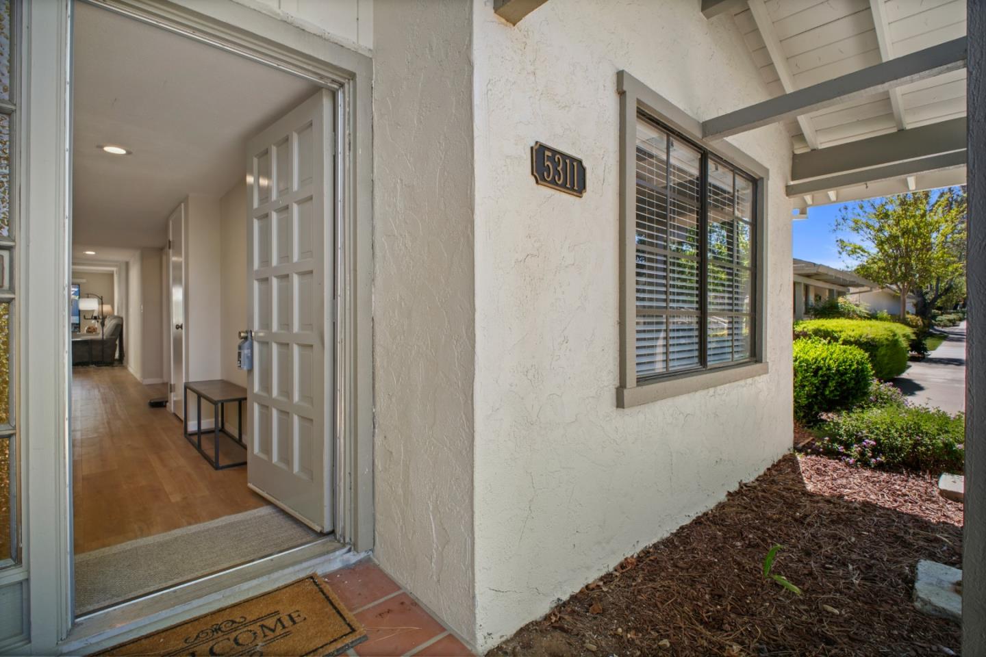 Detail Gallery Image 2 of 42 For 5311 Cribari Gln, San Jose,  CA 95135 - 2 Beds | 2 Baths