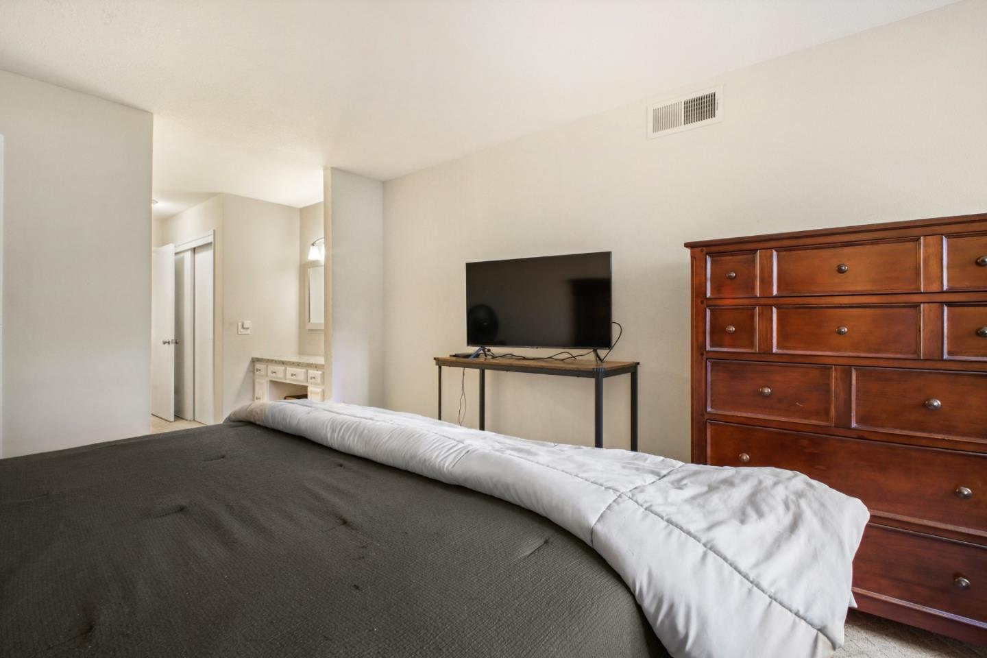 Detail Gallery Image 26 of 42 For 5311 Cribari Gln, San Jose,  CA 95135 - 2 Beds | 2 Baths