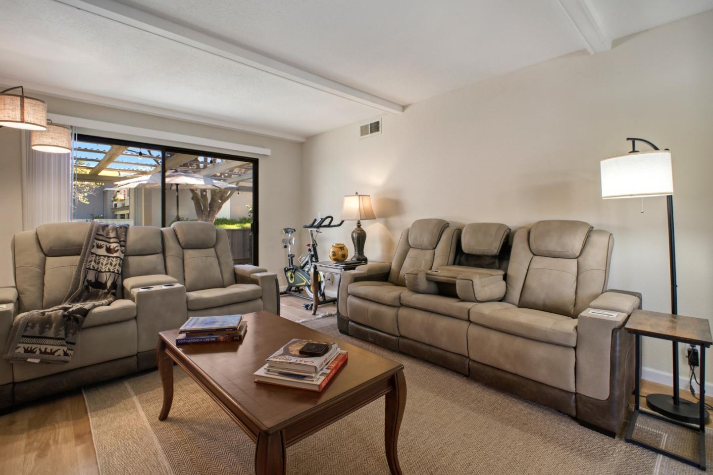 Detail Gallery Image 6 of 42 For 5311 Cribari Gln, San Jose,  CA 95135 - 2 Beds | 2 Baths