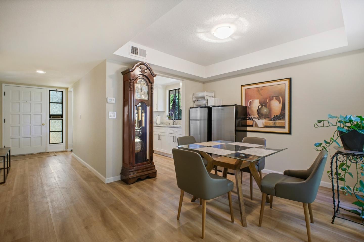 Detail Gallery Image 8 of 42 For 5311 Cribari Gln, San Jose,  CA 95135 - 2 Beds | 2 Baths