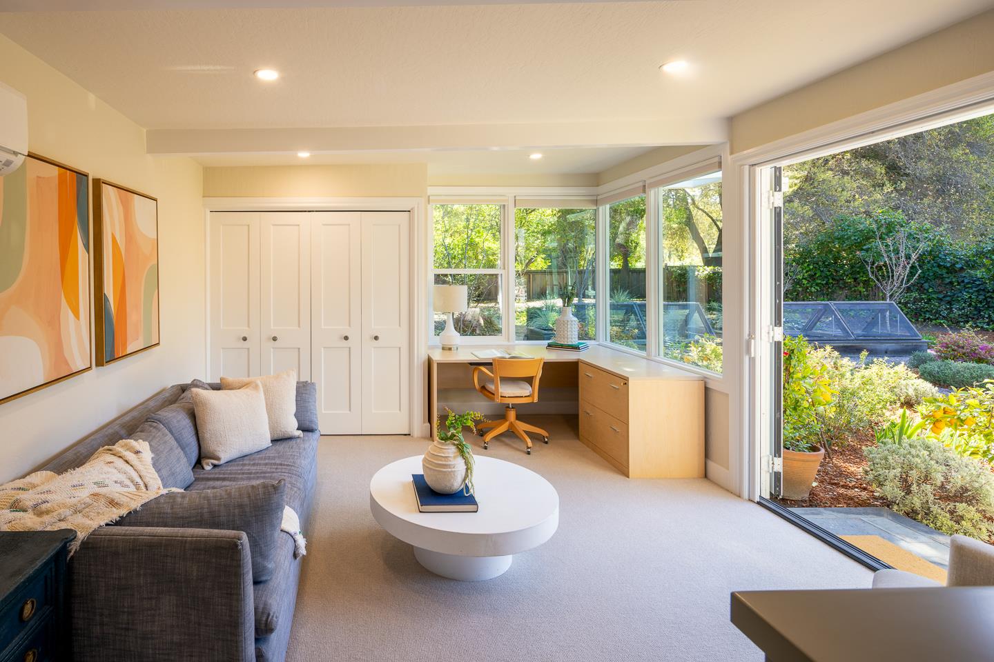 Detail Gallery Image 11 of 19 For 660 Menlo Oaks Dr, Menlo Park,  CA 94025 - 3 Beds | 2 Baths