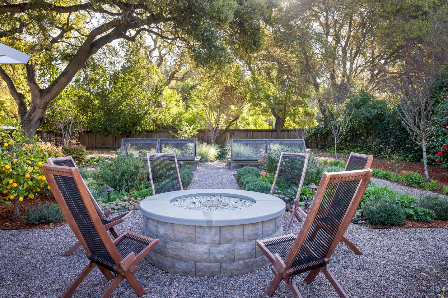 Detail Gallery Image 15 of 19 For 660 Menlo Oaks Dr, Menlo Park,  CA 94025 - 3 Beds | 2 Baths