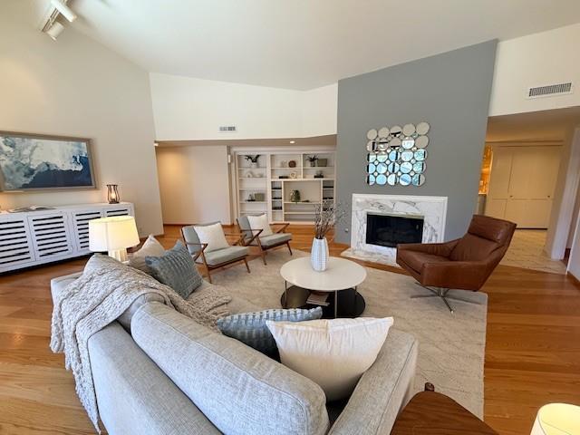 Detail Gallery Image 3 of 20 For 300 Sand Hill Cir #301,  Menlo Park,  CA 94025 - 3 Beds | 2 Baths