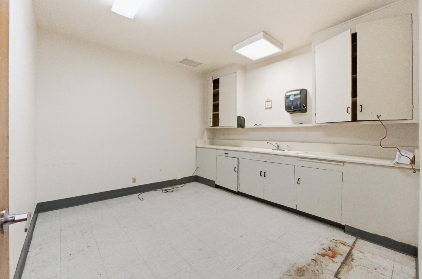 Detail Gallery Image 19 of 43 For 6537 Foothill Blvd, Oakland,  CA 94605 - – Beds | – Baths