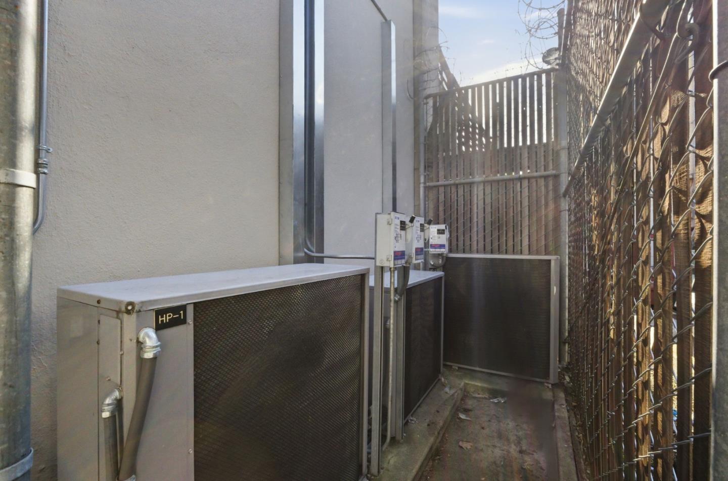 Detail Gallery Image 35 of 43 For 6537 Foothill Blvd, Oakland,  CA 94605 - – Beds | – Baths