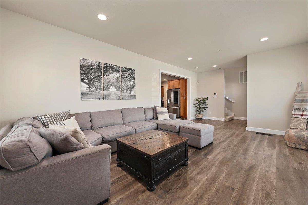 Detail Gallery Image 6 of 32 For 120 Campoli Dr, Morgan Hill,  CA 95037 - 3 Beds | 2/1 Baths