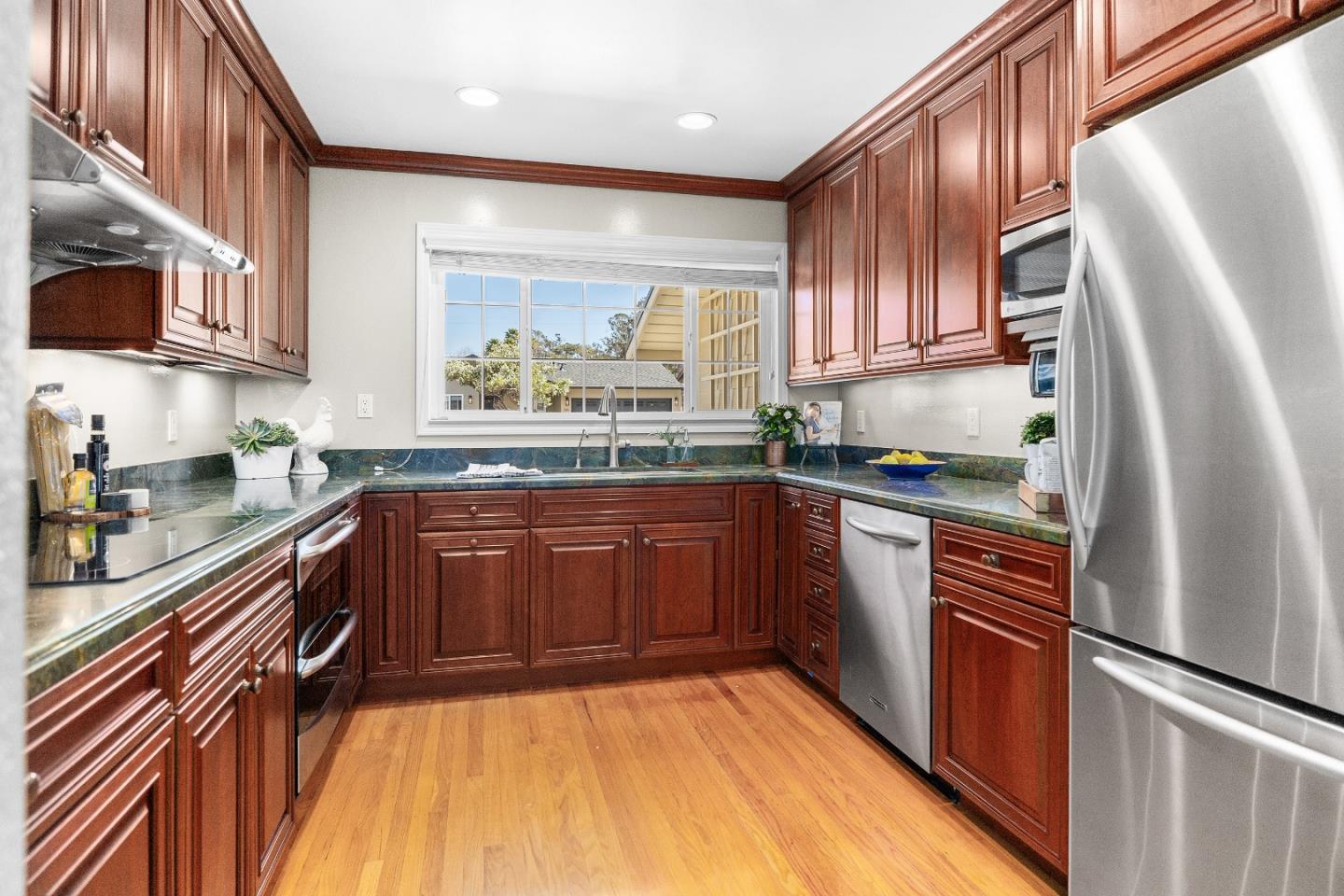 Detail Gallery Image 22 of 55 For 105 Wesley St, Capitola,  CA 95010 - 3 Beds | 2 Baths