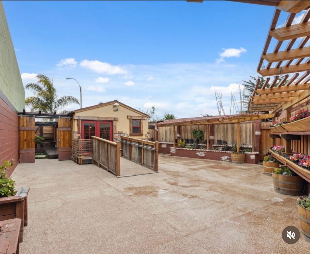 Detail Gallery Image 11 of 15 For 1637 Del Monte Blvd #B,  Seaside,  CA 93955 - – Beds | – Baths